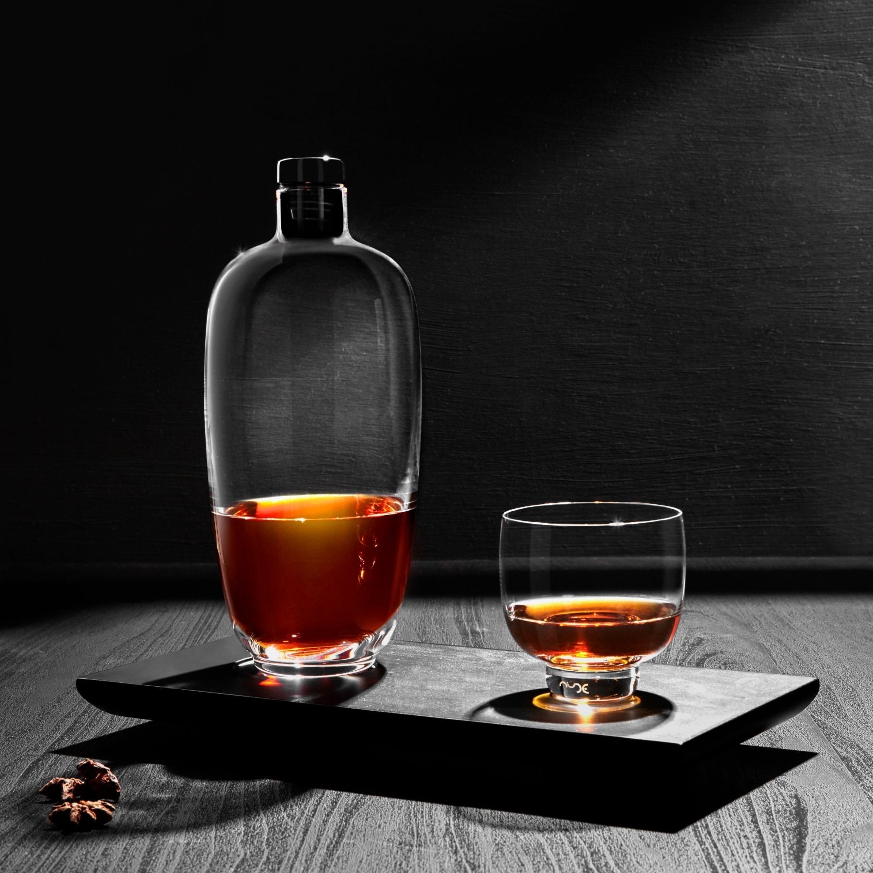 Malt Whisky Bottle With Wooden Tray - Tall | Clear Crystal/Wood