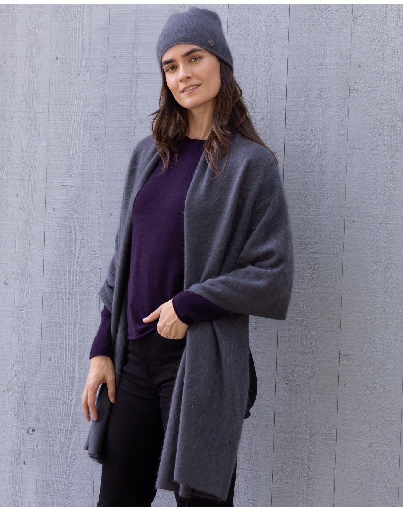 Nomad1942 | Women | Brushed Cashmere Belmont Scarf | Asphalt