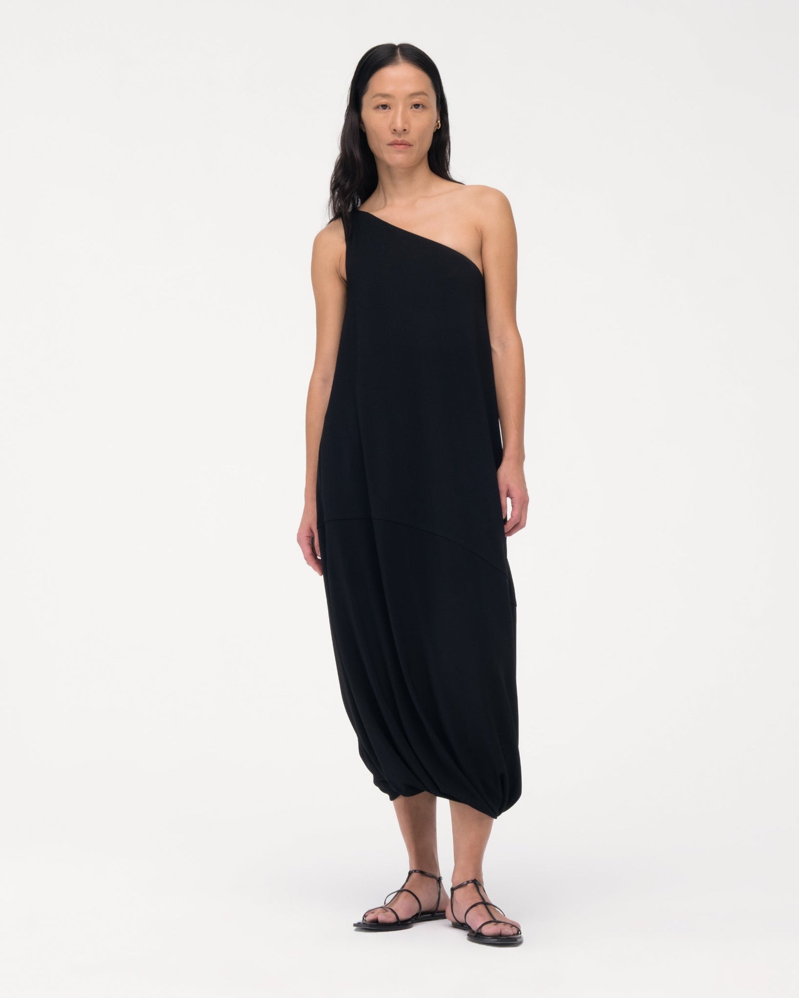 Another Tomorrow One Shoulder Bubble Sheath in Black – Crêpe