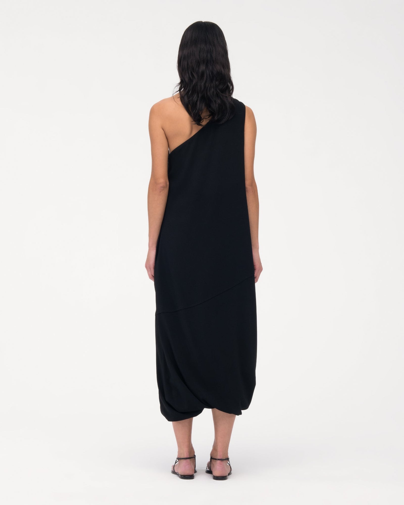 Another Tomorrow One Shoulder Bubble Sheath in Black – Crêpe