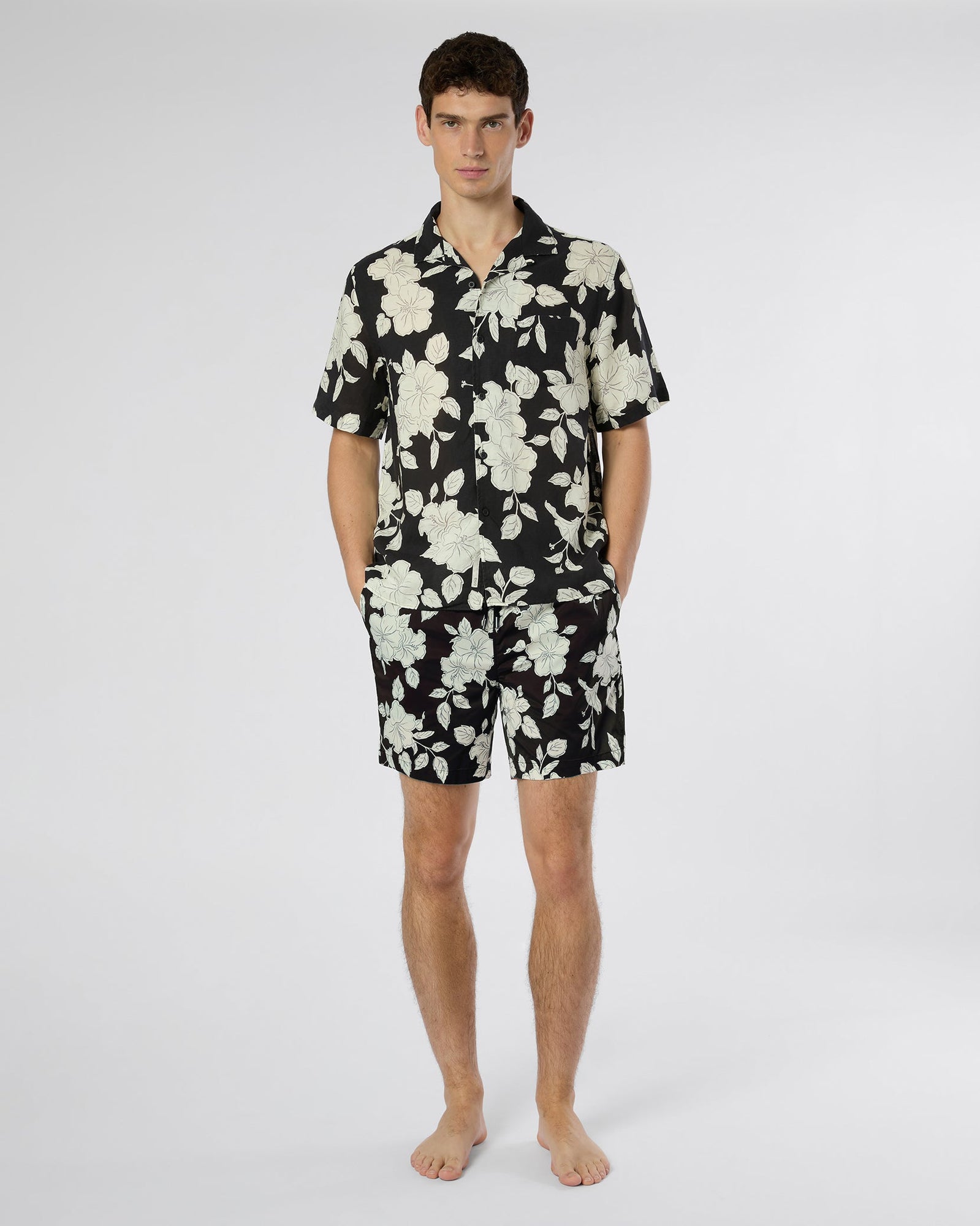 Mens | Charles 7" Swim Trunk | Black/Off White