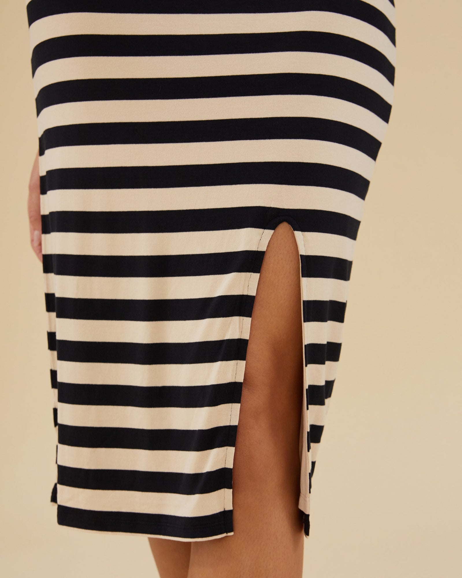 Nude/Black Stripe