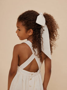 Girl | Domina Barrette | Ecru
