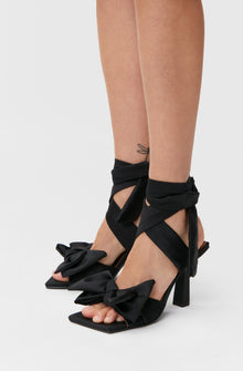 Soft Bow Sandals | Black