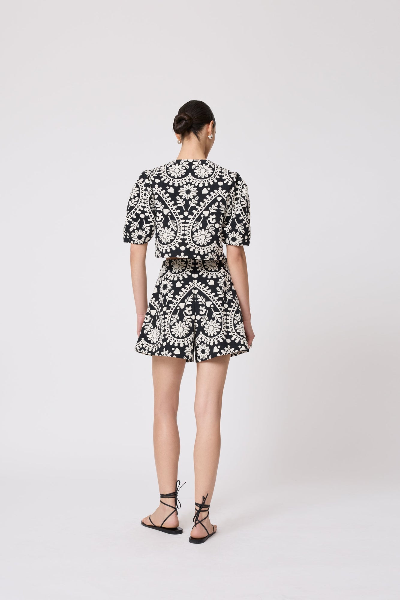 Floral Jacquard Short | Black Multi
