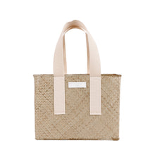 Anissa with Canva-Large-Outfit-1-Wicker-Wings-Wicker-Bag-Bucket-Bag-Bags-for-Women-Designer-Handbags-Beach-Bag-Summer-Bag-Straw-Bag-Black-Bag-Crossbody-Bag-Mini-Bag-Leather-Handbags-Purse