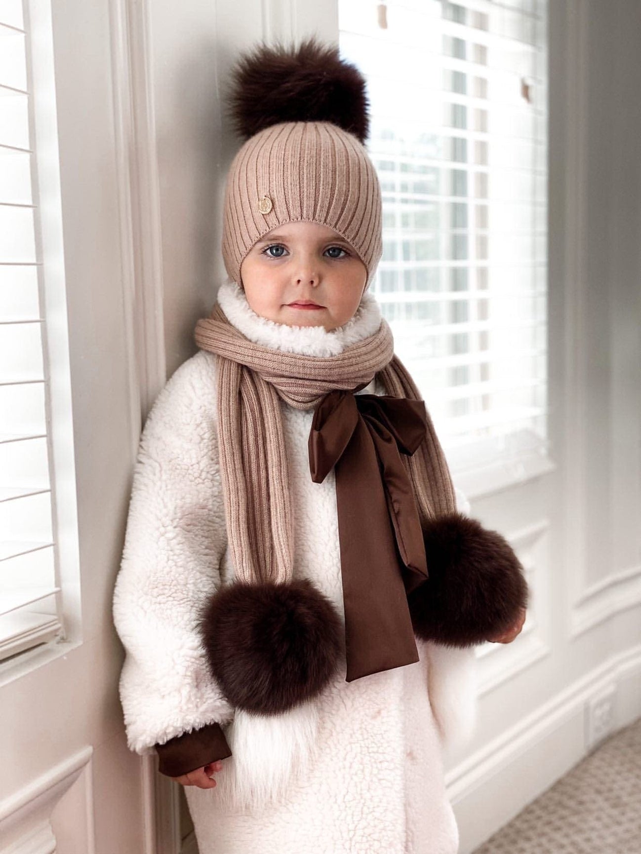 Unisex | Misha Ribbed Angora Hat Fur Pom | Beige x Brown