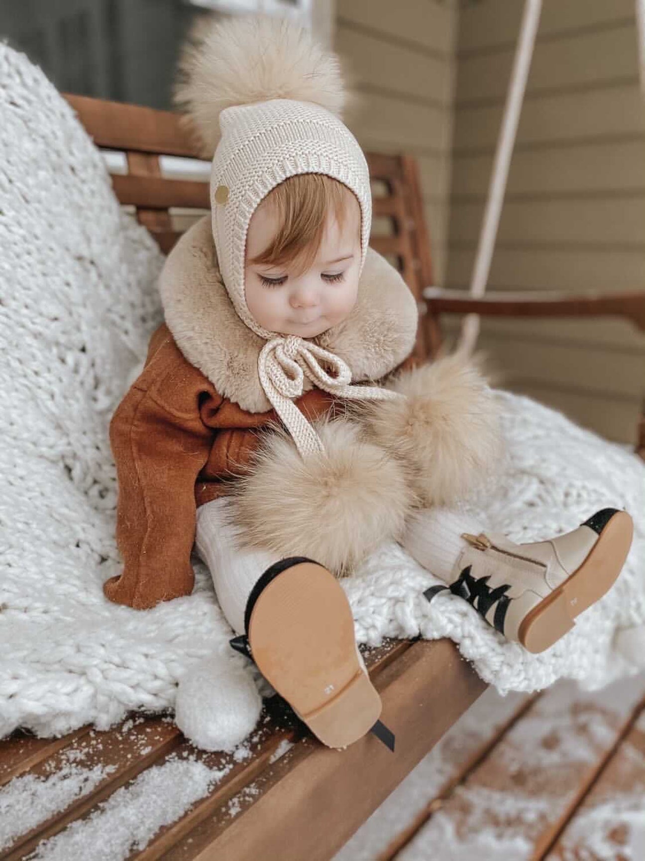 Unisex | Pasha Three Pom Hat Cream Poms | Beige