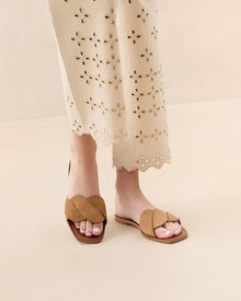 Color: Toffee