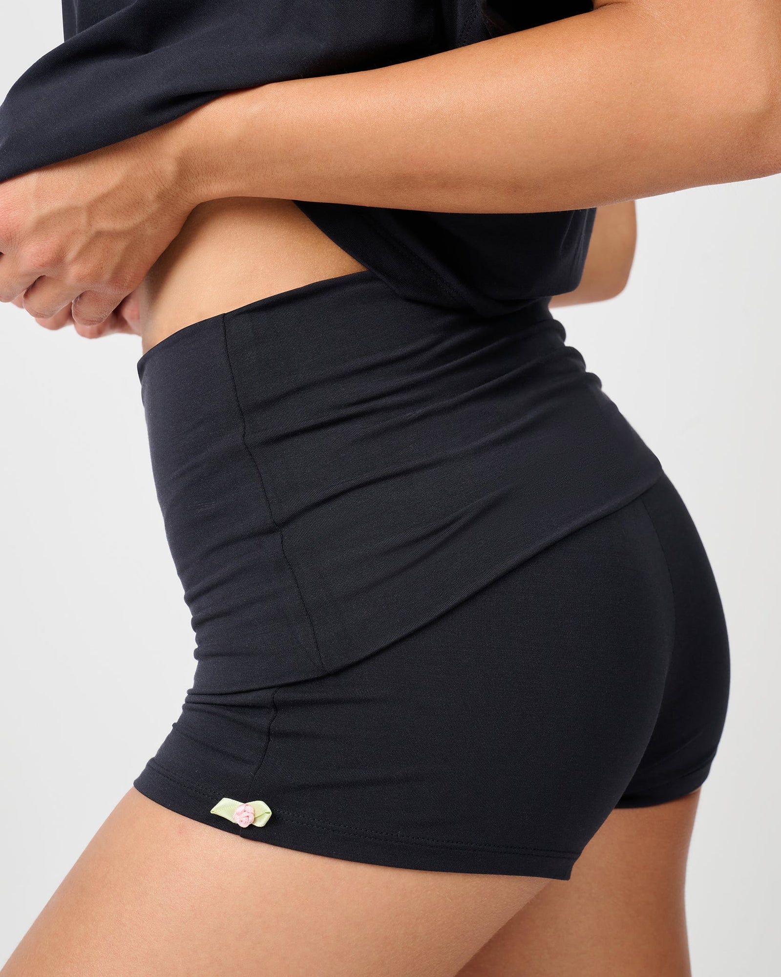 Fold-Over Short | Black