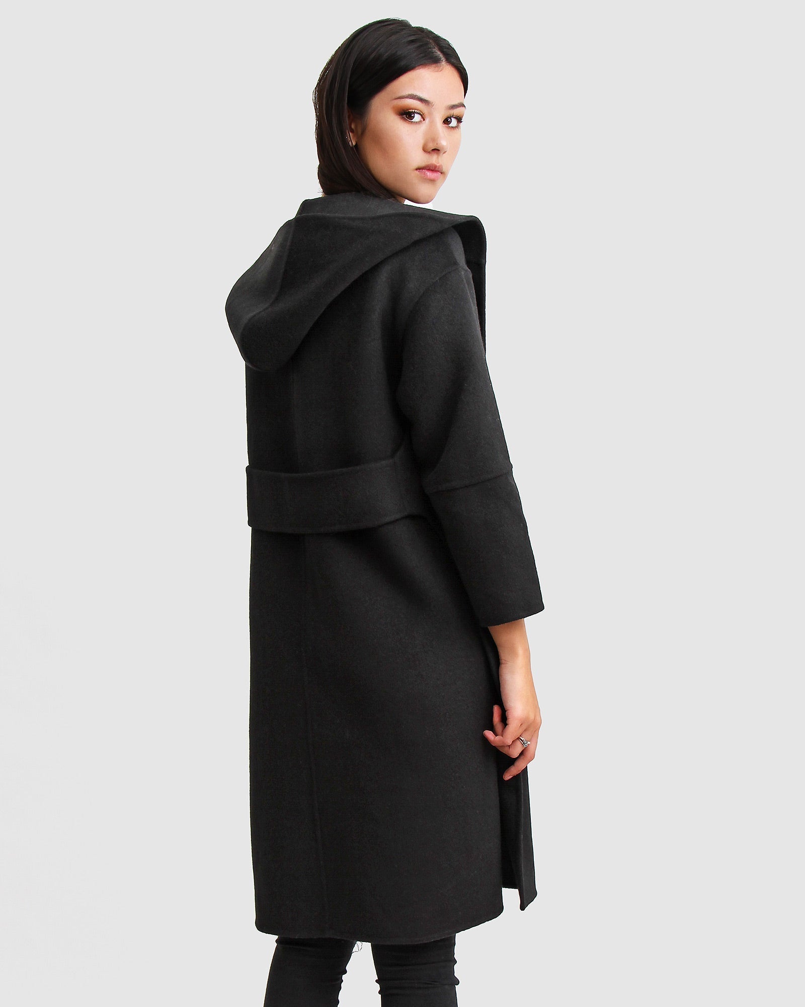 Walk-This-Way-oversized-coat-black-back_3cc964b8-1e8d-4de8-865a-328b4bac1be5.jpg