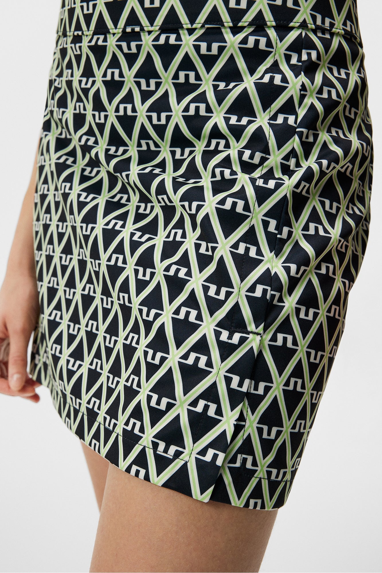 Women | Amelie Mid Print Skirt | Geo JL Navy