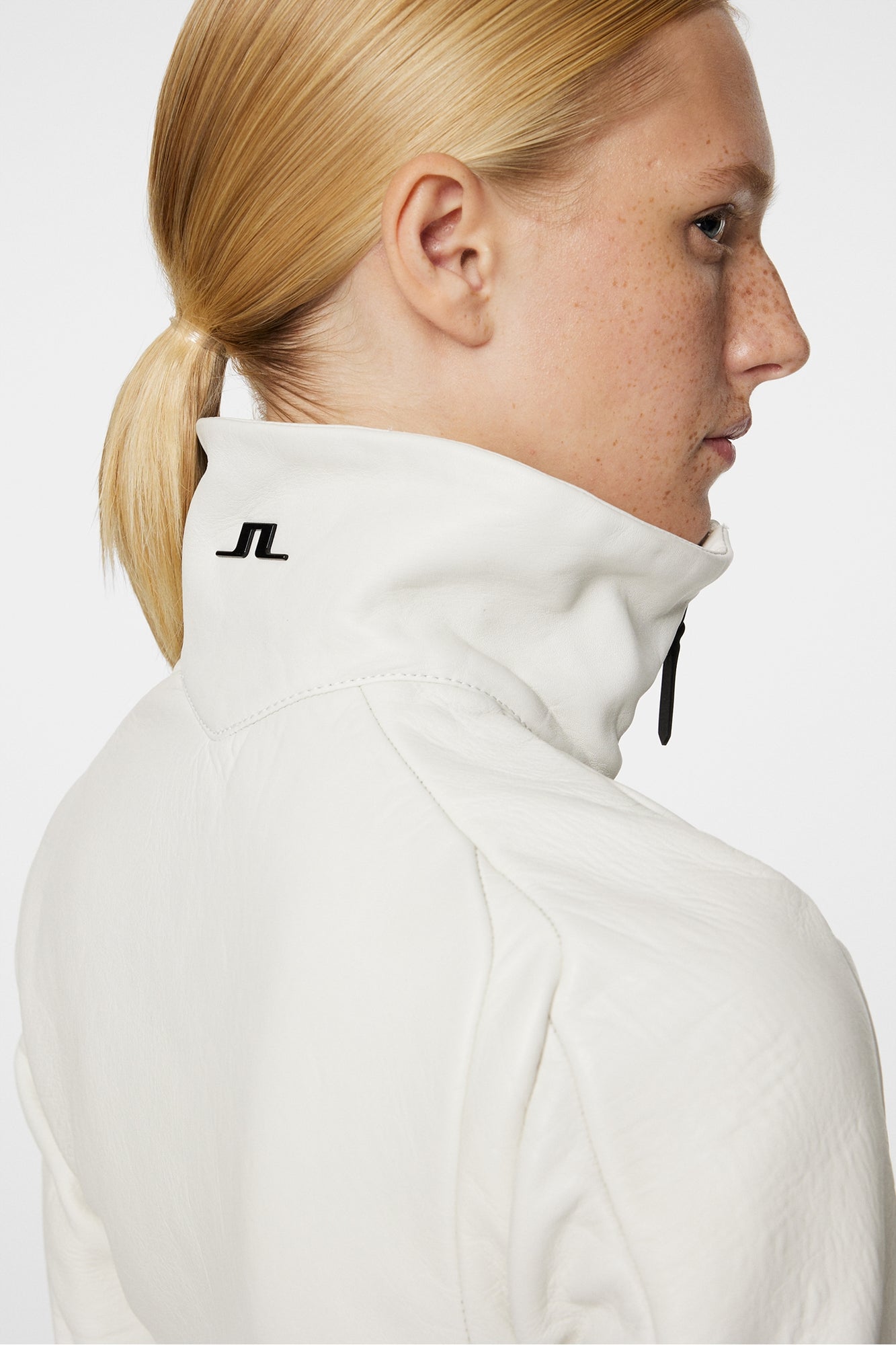 Women | Coyote One Piece Leather | White