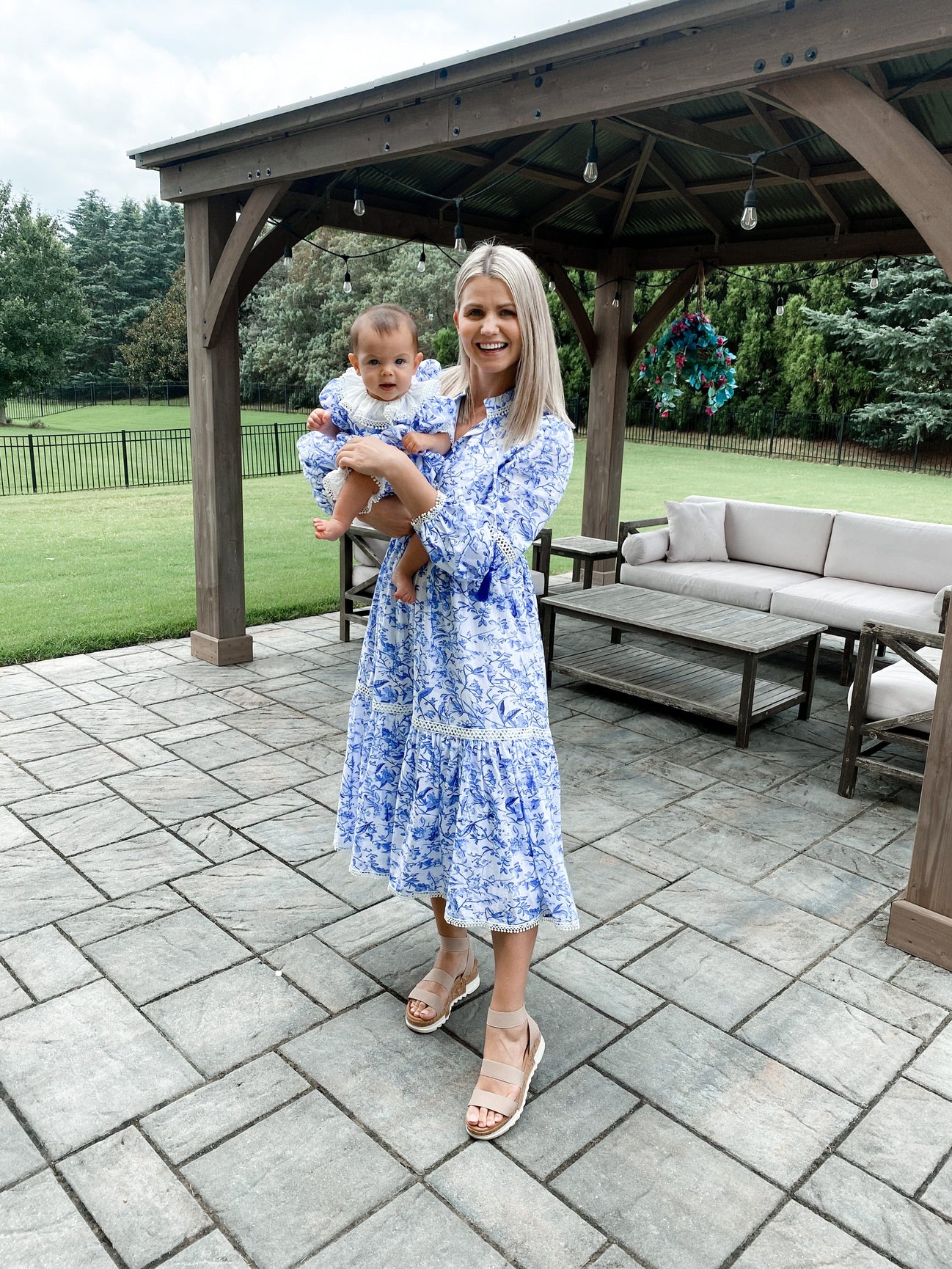 Women | Jaylin and Linen Mom Dress | Blue x White