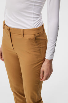 Women | Pia Pant | Chipmunk