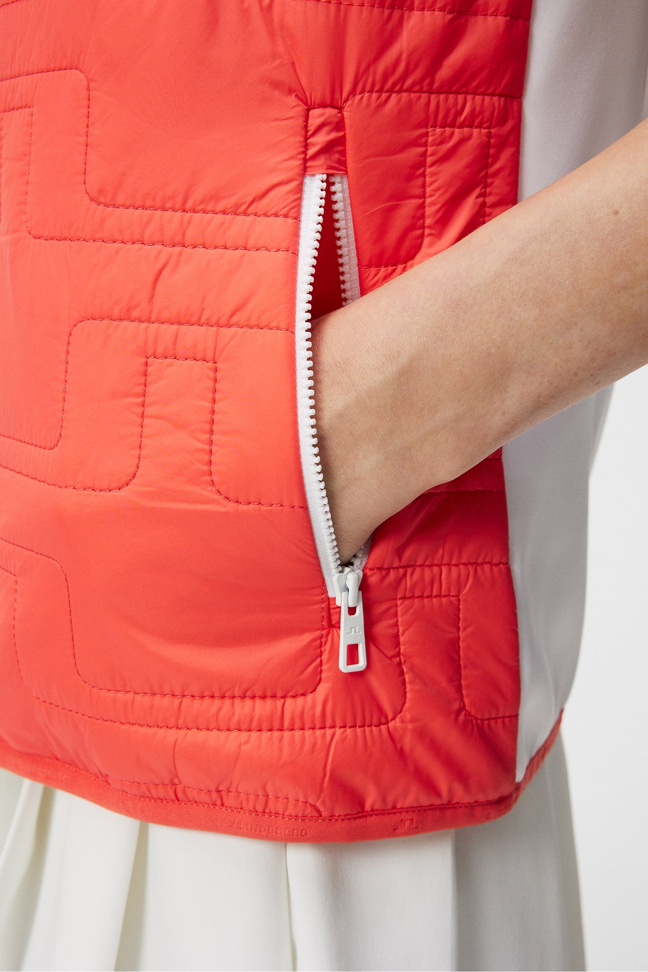 Women | Stefania Hybrid Vest | Hot Coral