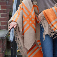 Boulder Throw | Light Taupe/Firecracker