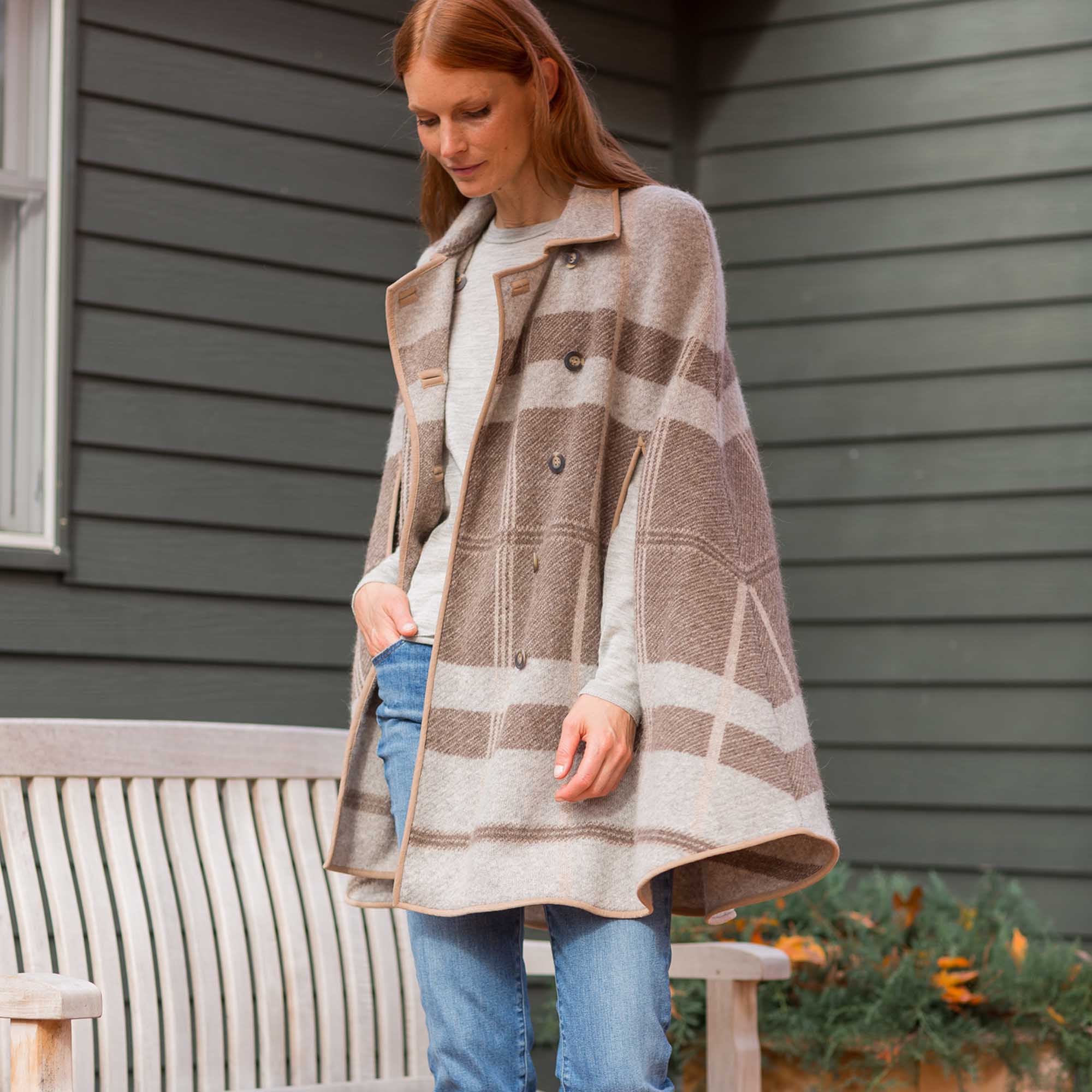 Audrey Cape | Light Grey/Taupe