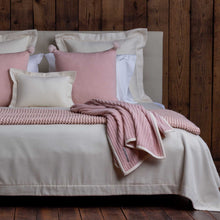 Rib Throw | Pink Powder