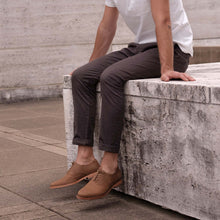 Image 2 of the Everyday Oxford Tobacco on model