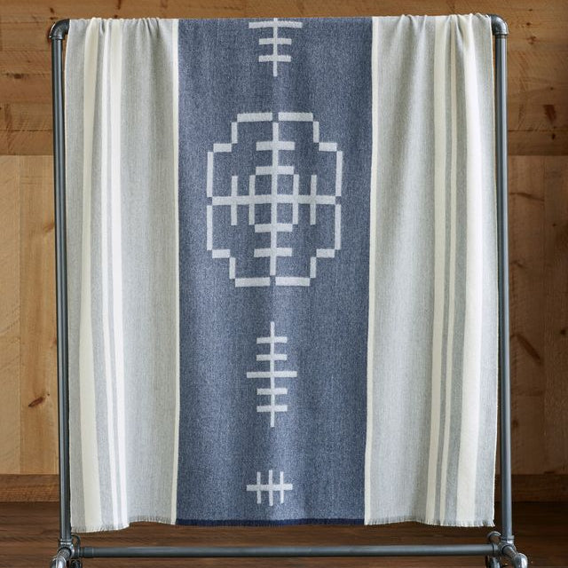 Mazing Throw | Light Grey