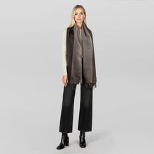 Unisex | Derby Wrap | Light Grey / Bark