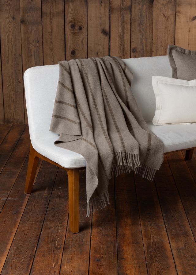 Notting Hill Throw | Light Taupe / Chocolate