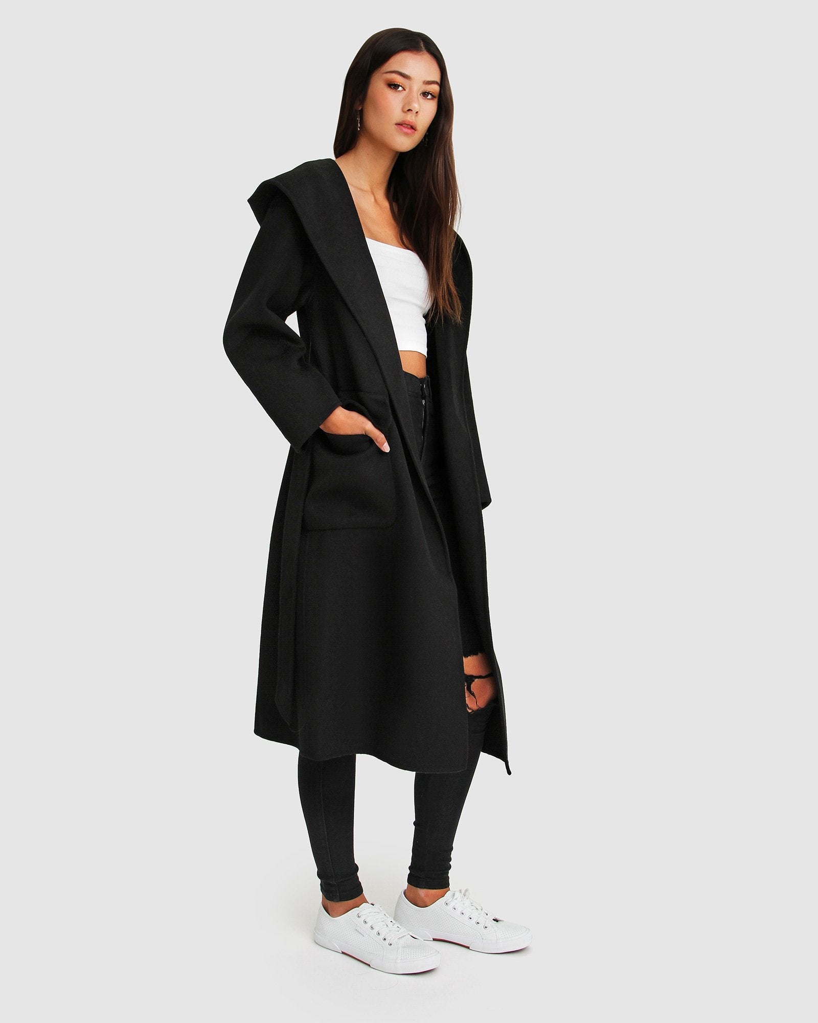 runaway-black-robe-coat-side-pocket_5675732c-7970-42a4-9ee8-aa1c3b3d0318.jpg