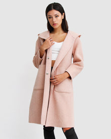 walk-this-way-oversized-coat-blush-model-detail_541c1266-16ff-4249-83ef-fc5485b87a17.jpg