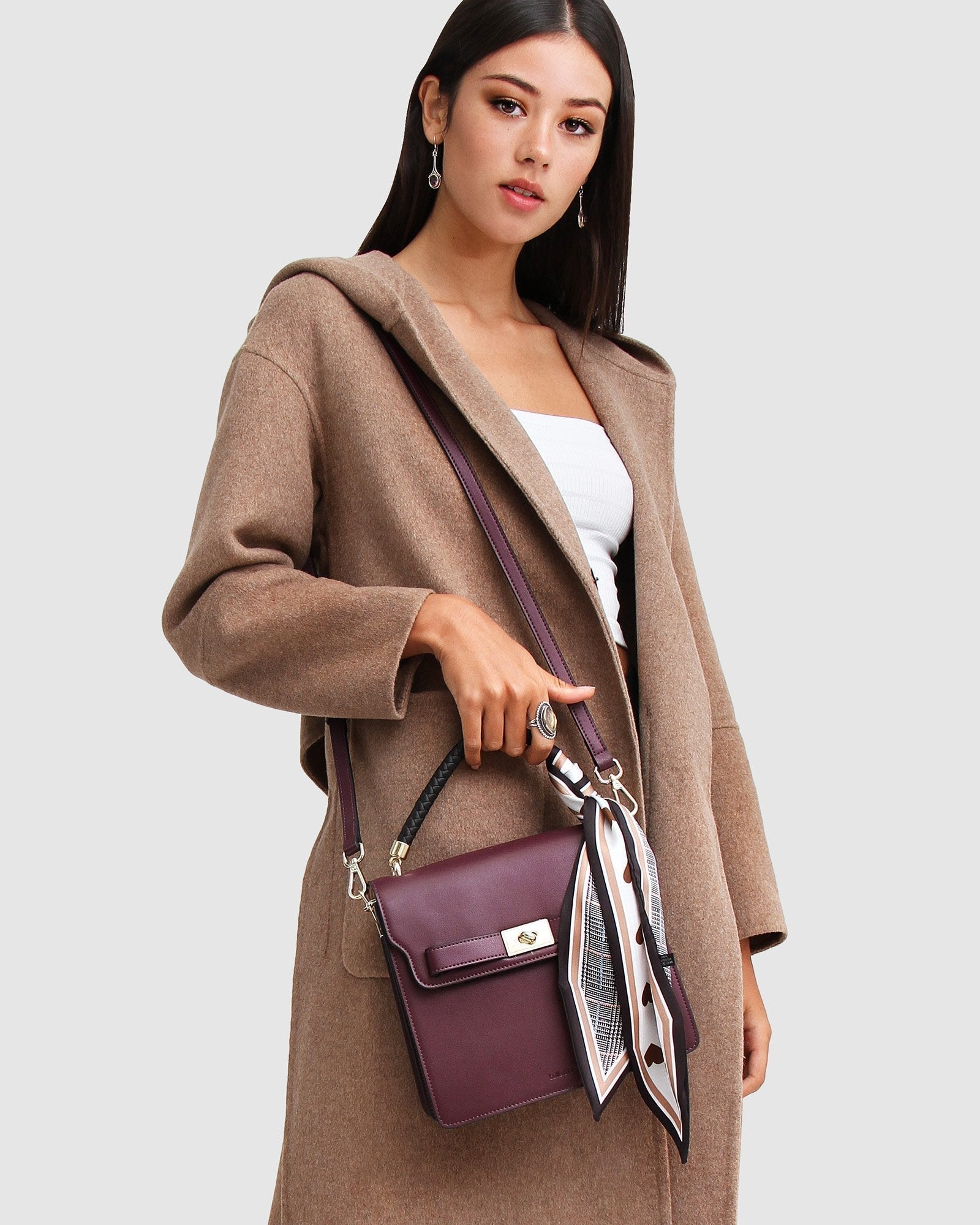 walk-this-way-oversized-wool-coat-oat-bag_27cd6b3b-95db-437b-ba03-49b1ae1718e4.jpg