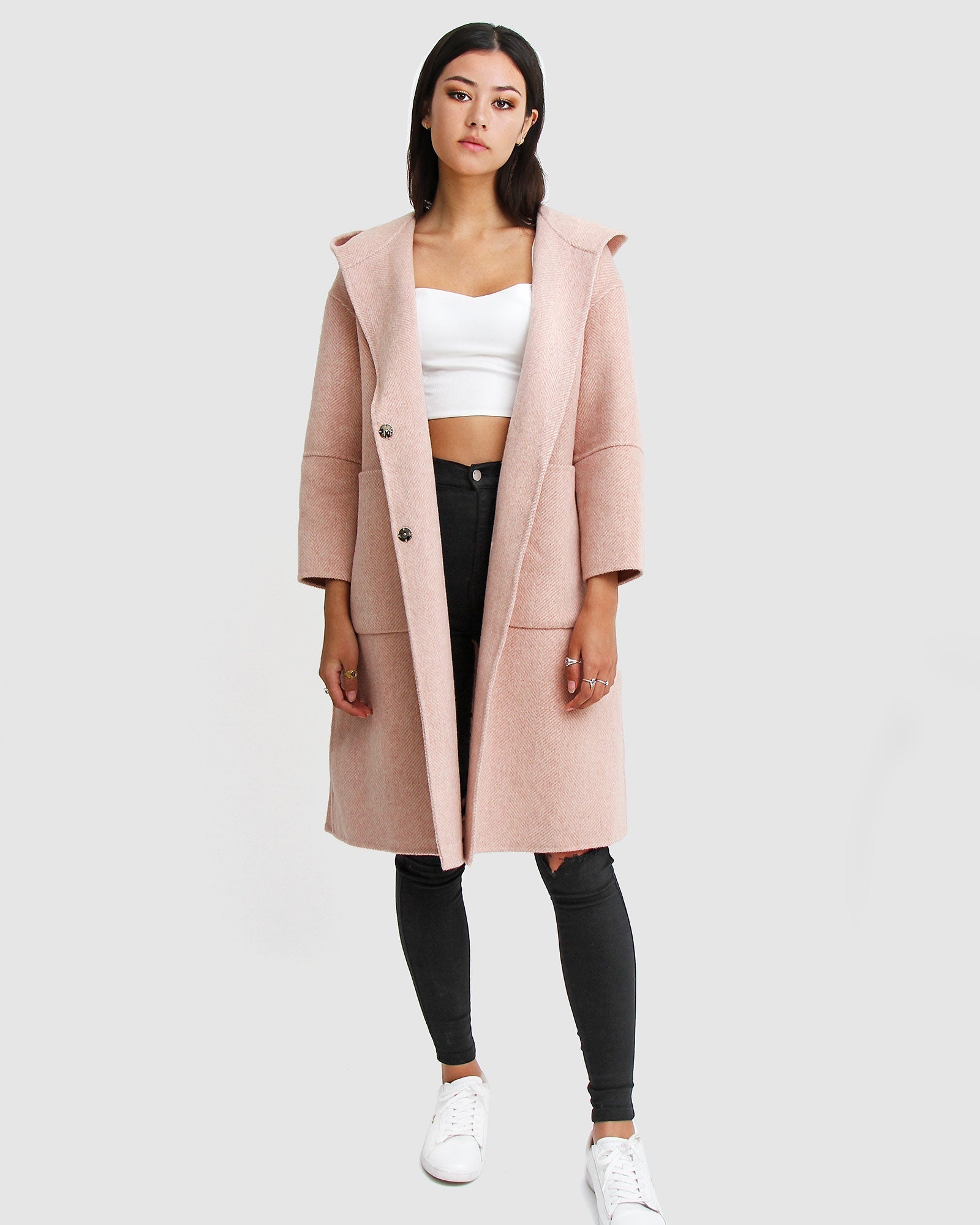 walk_20this_20way-oversized-coat-blush-model-front_38769e6d-34da-4ee9-86cc-e16c1361d4ed.jpg