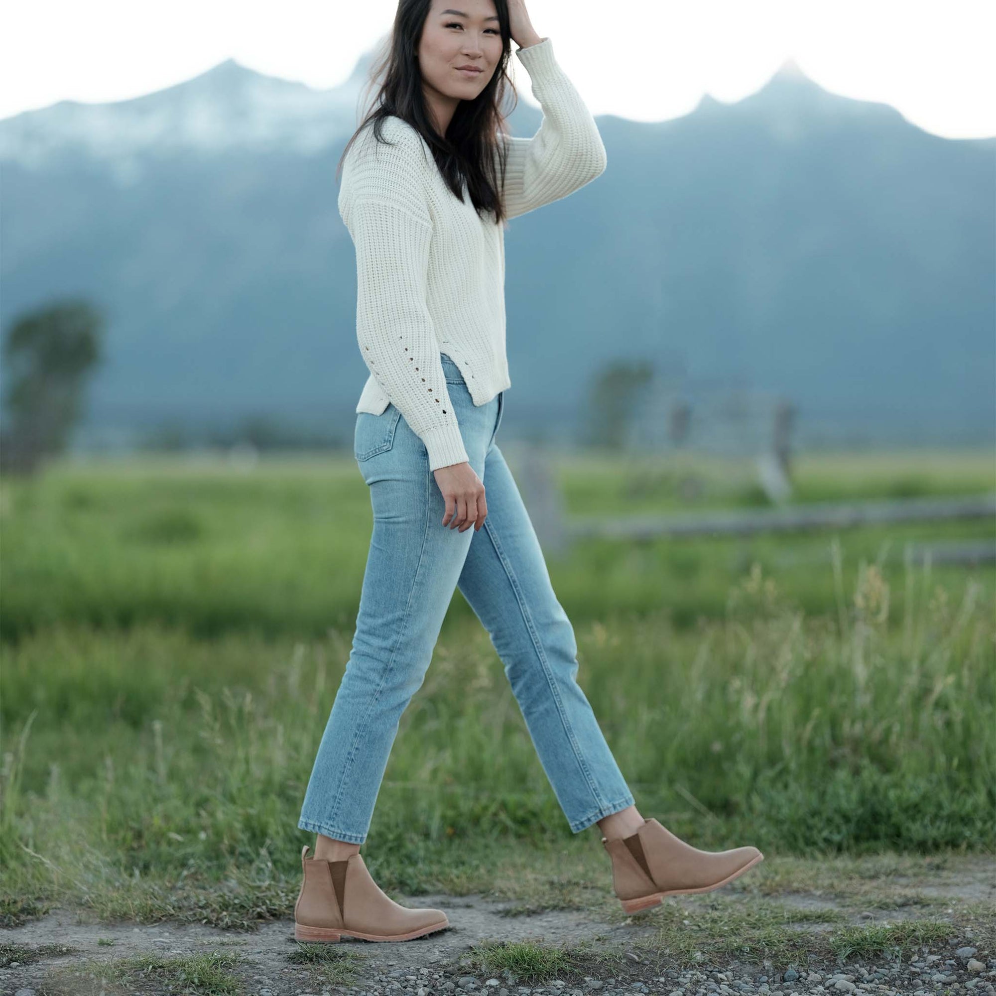 Womens | Eva Everyday Chelsea Boot | Almond