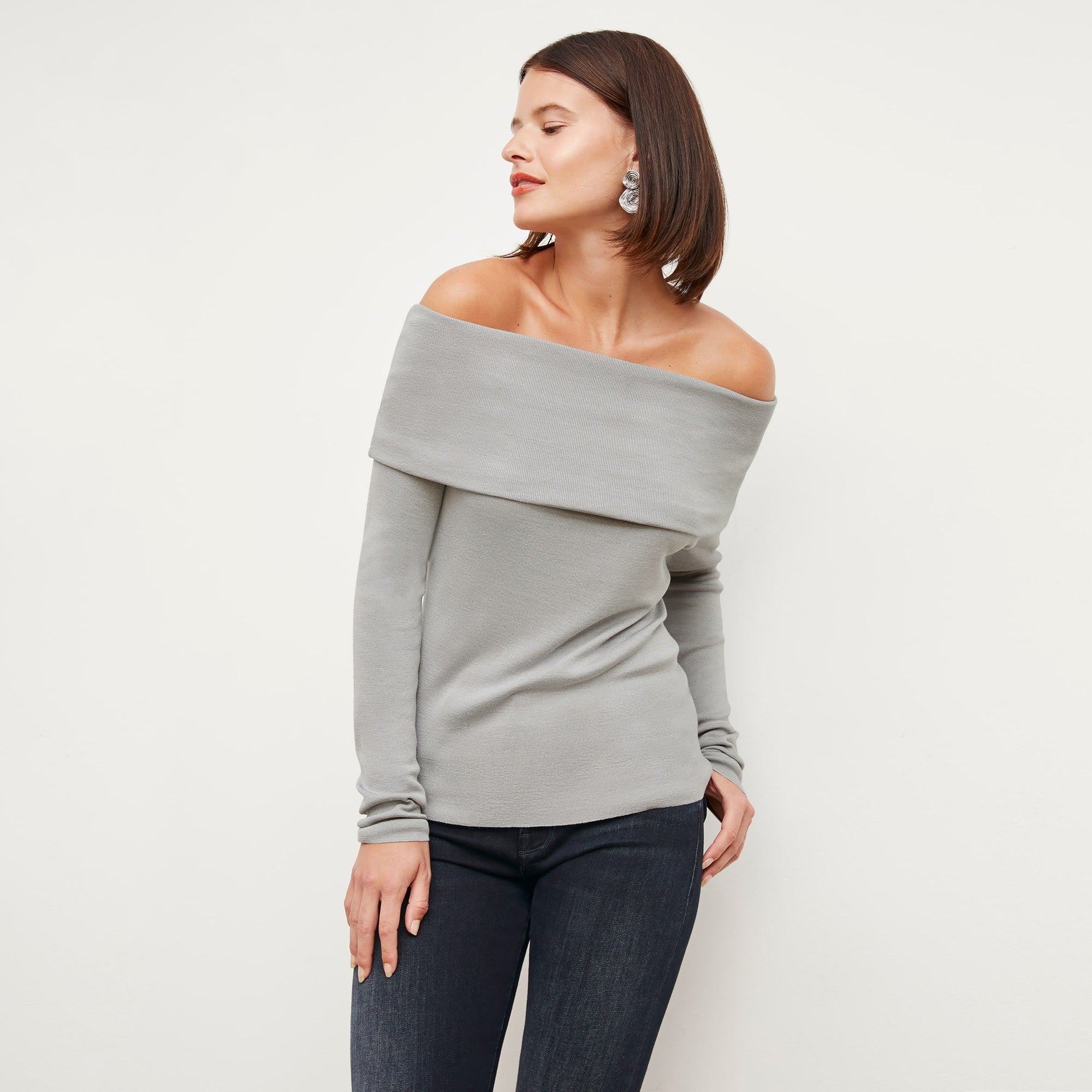 Front image of a woman wearing the Dae Top in Pale Gray | Lead