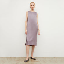 Front image of a woman wearing the Bevin Dress - Washable Silk Charmeuse in Wisteria | Lead