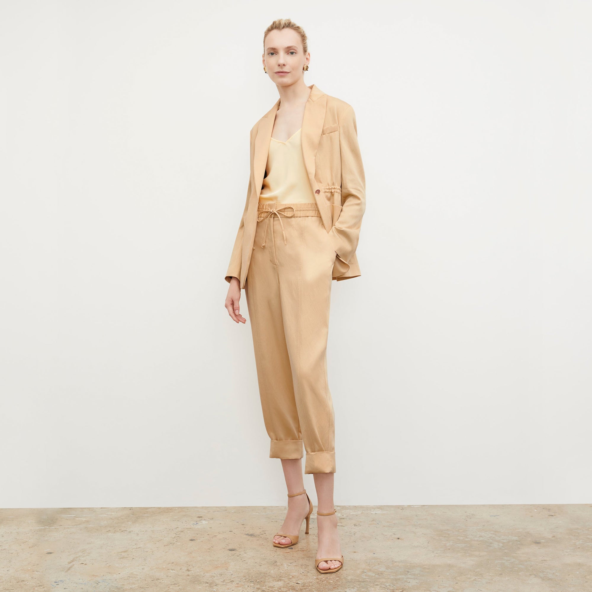 Front image of a woman wearing the Shane Pant - Everyday Twill in Butter